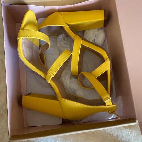 NEW Yellow Heels - Picture 1 of 3